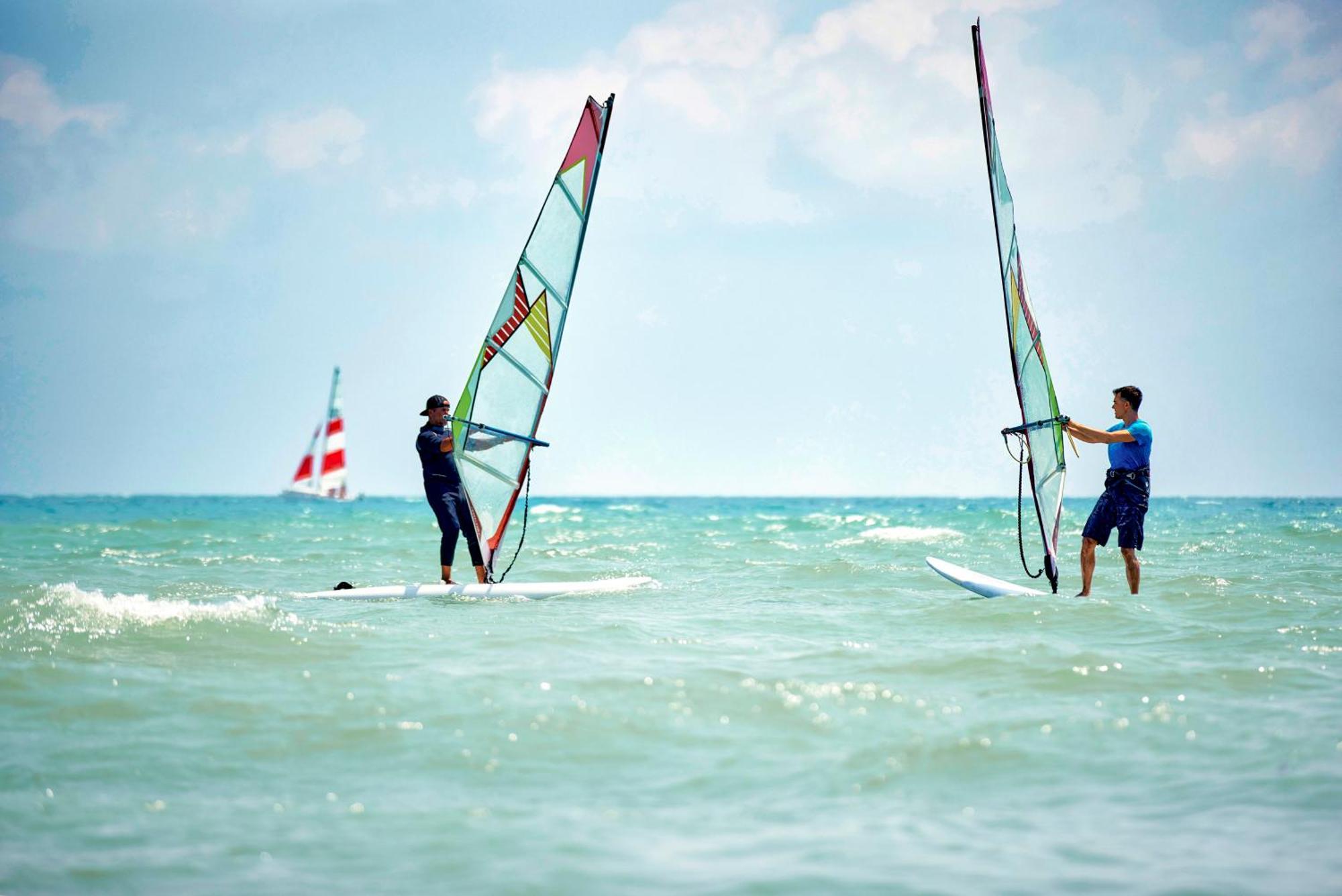 Tui Magic Life Jacaranda Hotel Side Luaran gambar Windsurfers in La Paz, Mexico