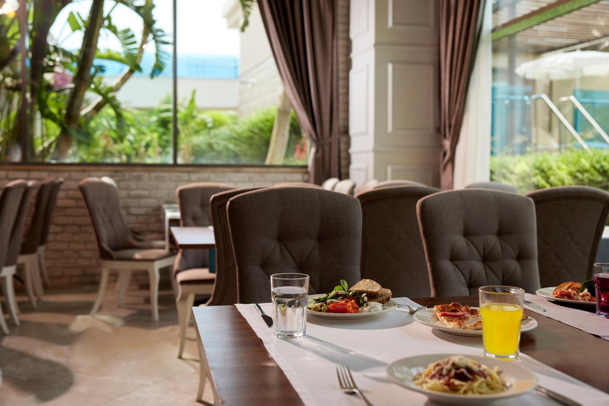 Tui Magic Life Jacaranda Hotel Side Luaran gambar Restaurant