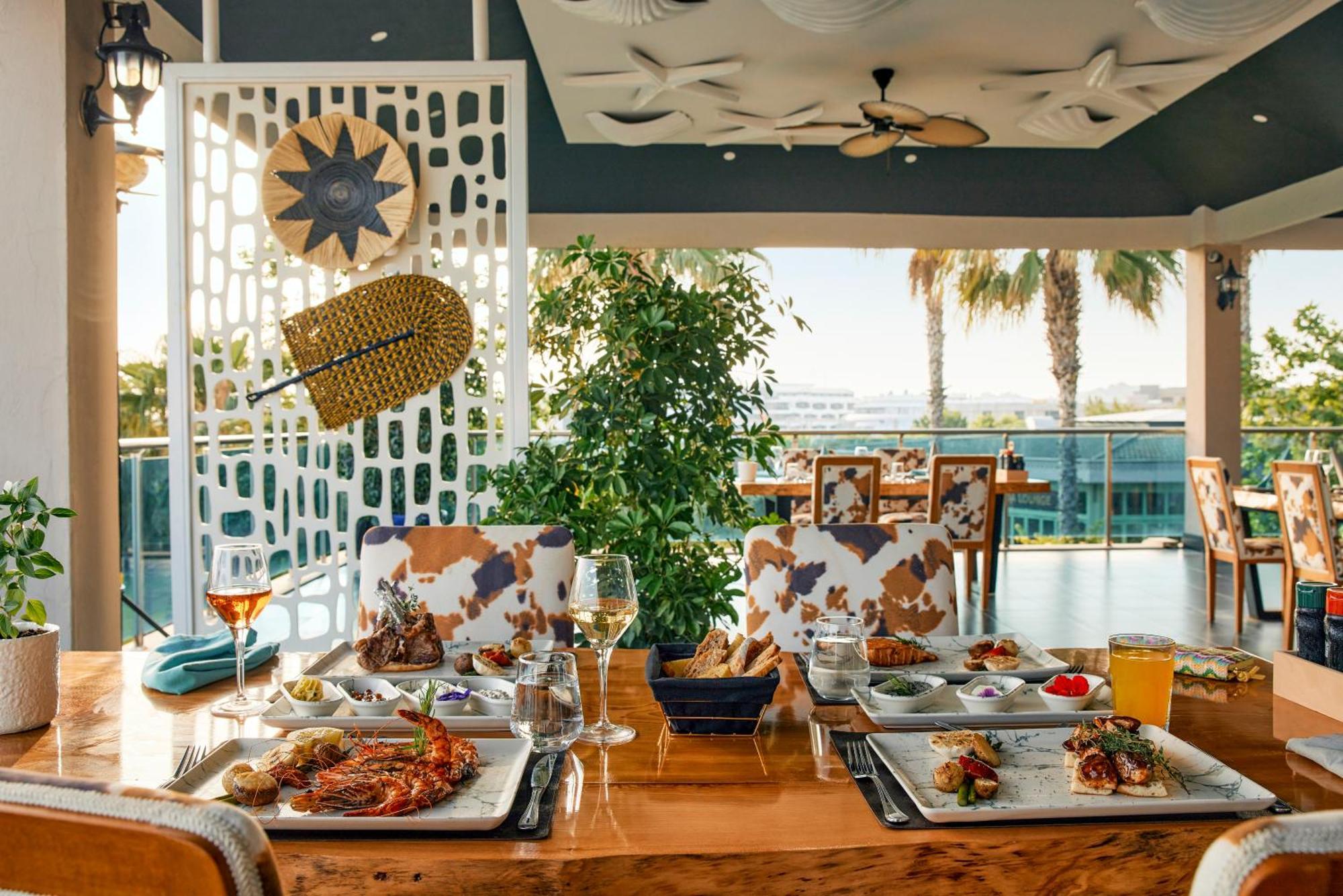Tui Magic Life Jacaranda Hotel Side Luaran gambar The restaurant at the hotel